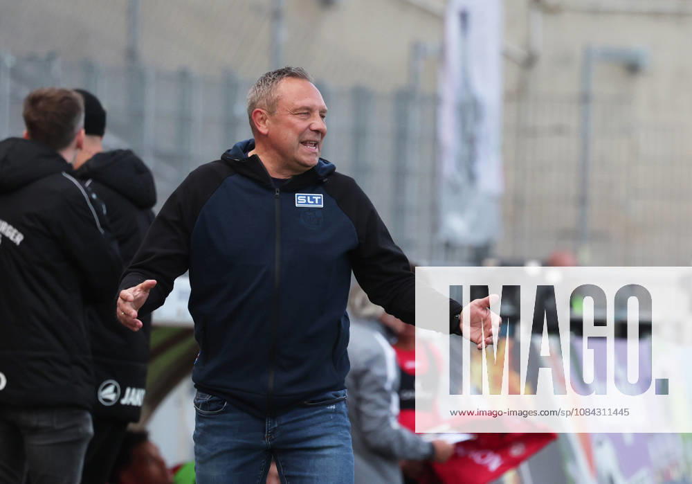 FC Würzburger Kickers- FC Hansa Rostock Würzburg 10.10..2026, Fußball 3.Liga FC Würzburger Kickers - FC Hansa Rostock Trainer Andrà Breitenreiter FC Hansa Rostock Akon Arena Bayern Deutschland