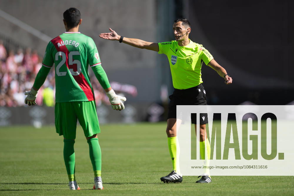 ESP: LaLiga EA Sports Rayo Vallecano v Athletic Club Jose Maria Sanchez Martinez referee during LaLiga EA Sports between Rayo Vallecano v Athletic Club played at Vallecas Stadium in Madrid on October 10, 2026 in Spain Spain Futbol