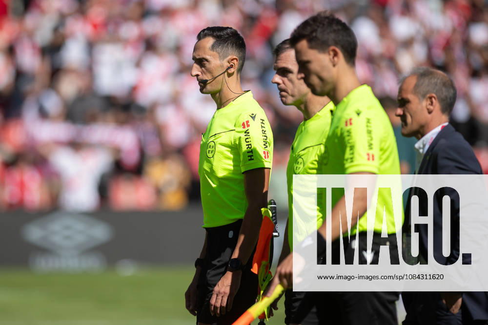 ESP: LaLiga EA Sports Rayo Vallecano v Athletic Club Jose Maria Sanchez Martinez referee during LaLiga EA Sports between Rayo Vallecano v Athletic Club played at Vallecas Stadium in Madrid on October 10, 2026 in Spain Spain Futbol