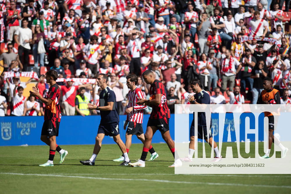 ESP: LaLiga EA Sports Rayo Vallecano v Athletic Club Athletic Bilbao players leaving the pitch after the match was suspended during LaLiga EA Sports between Rayo Vallecano v Athletic Club played at Vallecas Stadium in Madrid on October 10, 2026 in Spain Spain Futbol