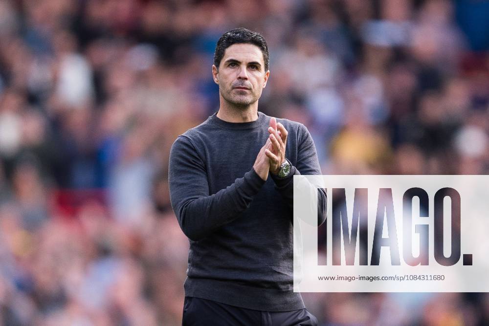 Arsenal Manager Mikel Arteta claps towards fans at full-time Arsenal v Leeds United, Premier League, Football, Emirates Stadium, London, UK - 10 Oct 2026London Emirates Stadium United Kingdom