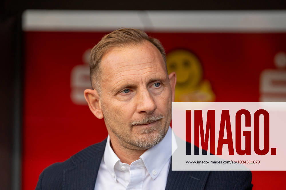 Deutschland: Fussball 1. Bundesliga, 5. Spieltag 2026 2027, 1.FC Union Berlin - SV Elversberg am 10.10.2026 in Berlin (Stadion An der Alten Försterei): Mauro Lustrinelli (1. FC Union Berlin, Trainer) Portrait, Porträt