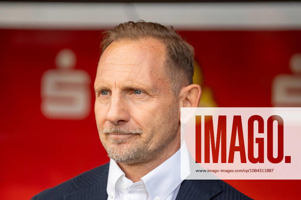 Deutschland: Fussball 1. Bundesliga, 5. Spieltag 2026 2027, 1.FC Union Berlin - SV Elversberg am 10.10.2026 in Berlin (Stadion An der Alten Försterei): Mauro Lustrinelli (1. FC Union Berlin, Trainer) Portrait, Porträt