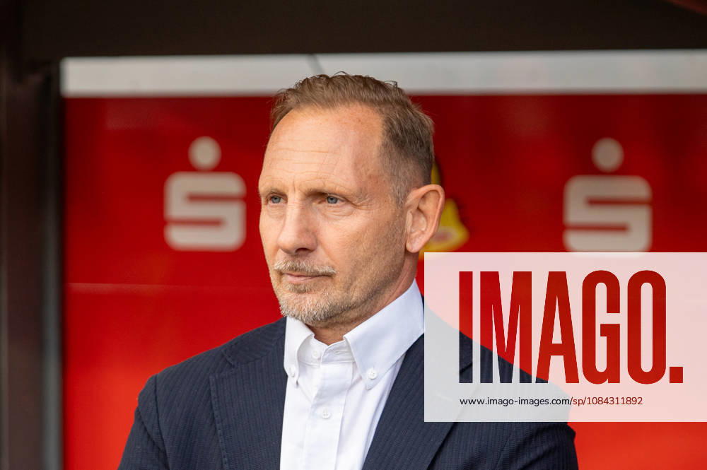 Deutschland: Fussball 1. Bundesliga, 5. Spieltag 2026 2027, 1.FC Union Berlin - SV Elversberg am 10.10.2026 in Berlin (Stadion An der Alten Försterei): Mauro Lustrinelli (1. FC Union Berlin, Trainer) Portrait, Porträt