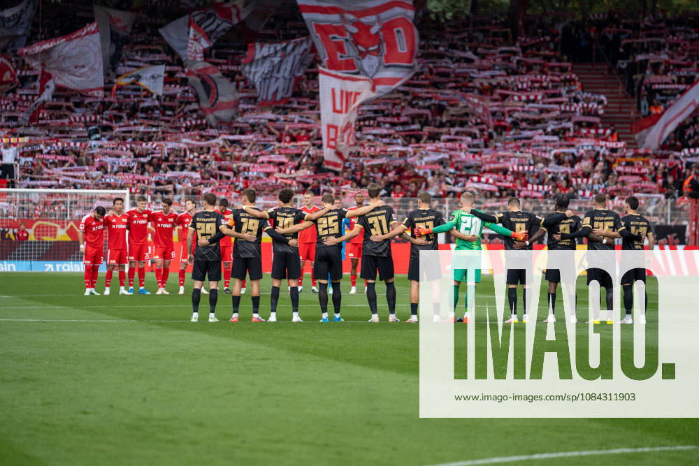 Deutschland: Fussball 1. Bundesliga, 5. Spieltag 2026 2027, 1.FC Union Berlin - SV Elversberg am 10.10.2026 in Berlin (Stadion An der Alten Försterei): Schweigeminute aufgrund des Verkehrsunfalls