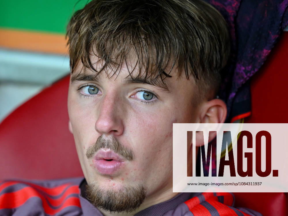 Lennart Karl (FC Bayern Muenchen) Schaut waehrend des spiels der 1. Bundesliga zwischen FC Augsburg und FC Bayern Muenchen, WWK Arena am 10. October 2026 in Augsburg, Deutschland. (Foto von Harry Langer DeFodi Images) +++ Lennart Karl (FC Bayern Muenchen) Looks on during the Bundesliga match between FC Augsburg and FC Bayern Muenchen at WWK Arena on October 10, 2026 in Augsburg, Germany. (Photo by Harry Langer DeFodi Images) DFB DFL REGULATIONS PROHIBIT ANY USE OF PHOTOGRAPHS AS IMAGE SEQUENCES AND OR QUASI-VIDEO. (Photo by Harry Langer DeFodi Images) DFB DFL REGULATIONS PROHIBIT ANY USE OF PHOTOGRAPHS AS IMAGE SEQUENCES AND OR QUASI-VIDEO. -
