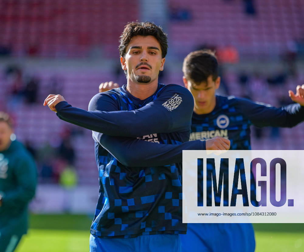 Sunderland v Brighton, Premier League, Football, Stadium Of Light, Sunderland UK - 10 Oct 2026 Pascal Struijk of Brighton & Hove Albion Football Club warming up Sunderland Stadium Of Light Tyne and Wear UK, UK NEWSPAPERS OUT