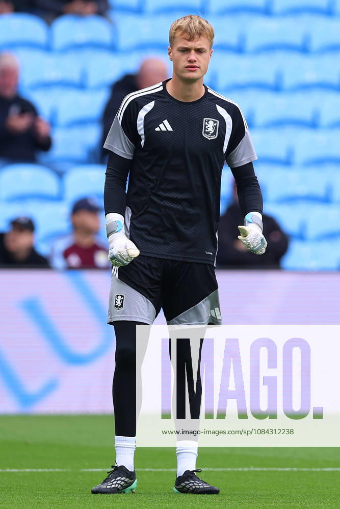 Aston Villa v Brentford, Premier League James Wright of Aston Villa before the Aston Villa v Brentford Premier League match at Villa Park, Birmingham, England on 10 October 2026 Credit: Ryan Crockett Every Second Media Editorial use only. All images are copyright Every Second Media Limited. No images may be reproduced without prior permission. All rights reserved. Premier League and Football League images are subject to licensing agreements with Football DataCo Limited. see https: www.football-dataco.com
