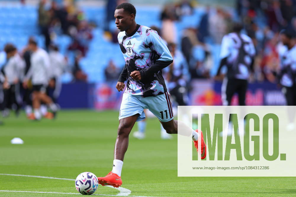 Aston Villa v Brentford, Premier League Nicolas Jackson of Aston Villa warms up before the Aston Villa v Brentford Premier League match at Villa Park, Birmingham, England on 10 October 2026 Credit: Ryan Crockett Every Second Media Editorial use only. All images are copyright Every Second Media Limited. No images may be reproduced without prior permission. All rights reserved. Premier League and Football League images are subject to licensing agreements with Football DataCo Limited. see https: www.football-dataco.com