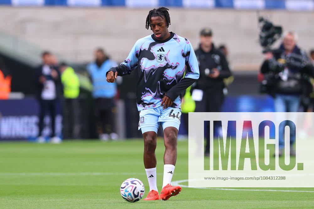 Aston Villa v Brentford, Premier League Johan Manzambi of Aston Villa warms up before the Aston Villa v Brentford Premier League match at Villa Park, Birmingham, England on 10 October 2026 Credit: Ryan Crockett Every Second Media Editorial use only. All images are copyright Every Second Media Limited. No images may be reproduced without prior permission. All rights reserved. Premier League and Football League images are subject to licensing agreements with Football DataCo Limited. see https: www.football-dataco.com
