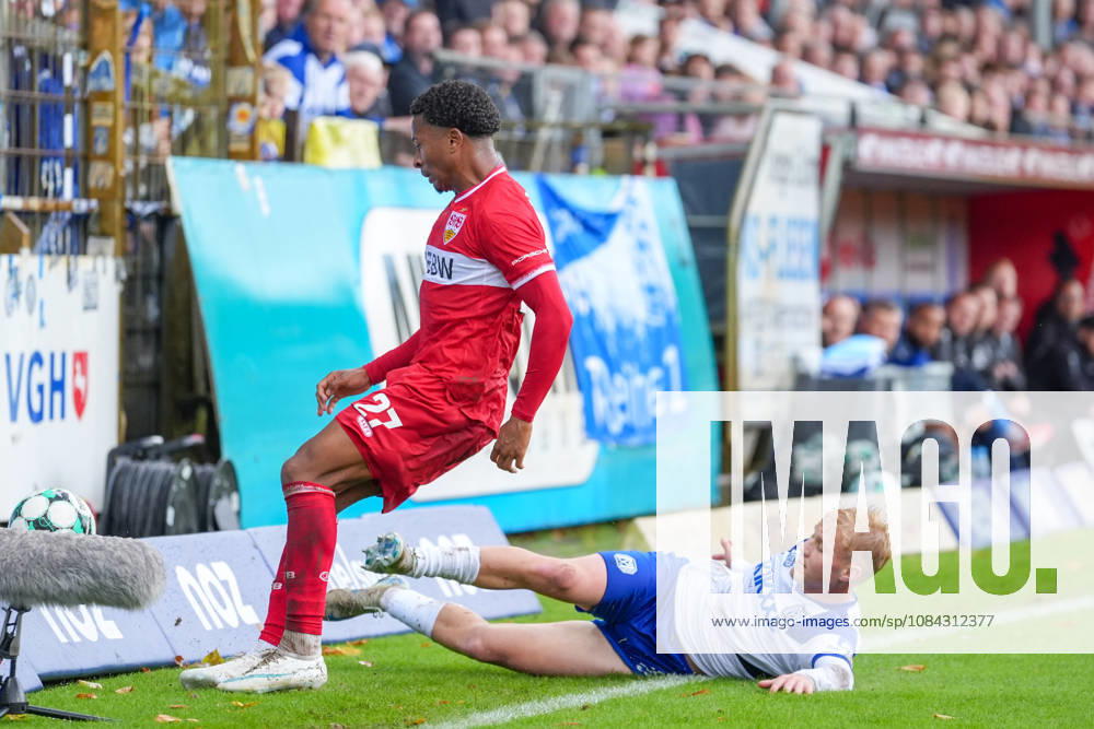 Deutschland: Fussball, 3. Liga, 8. Spieltag, Hänsch-Arena, Meppen, Emsland, Niedersachsen, SV Meppen vs. VfB Stuttgart U21, U 21 VfB Stuttgart II: Luca Prasse (SV Meppen, 31) gegen Jarzinho Malanga (VfB Stuttgart U21, 27)