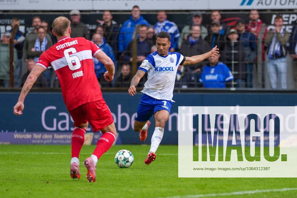Deutschland: Fussball, 3. Liga, 8. Spieltag, Hänsch-Arena, Meppen, Emsland, Niedersachsen, SV Meppen vs. VfB Stuttgart U21, U 21 VfB Stuttgart II: Schuss Oliver Schmitt (SV Meppen, 7)