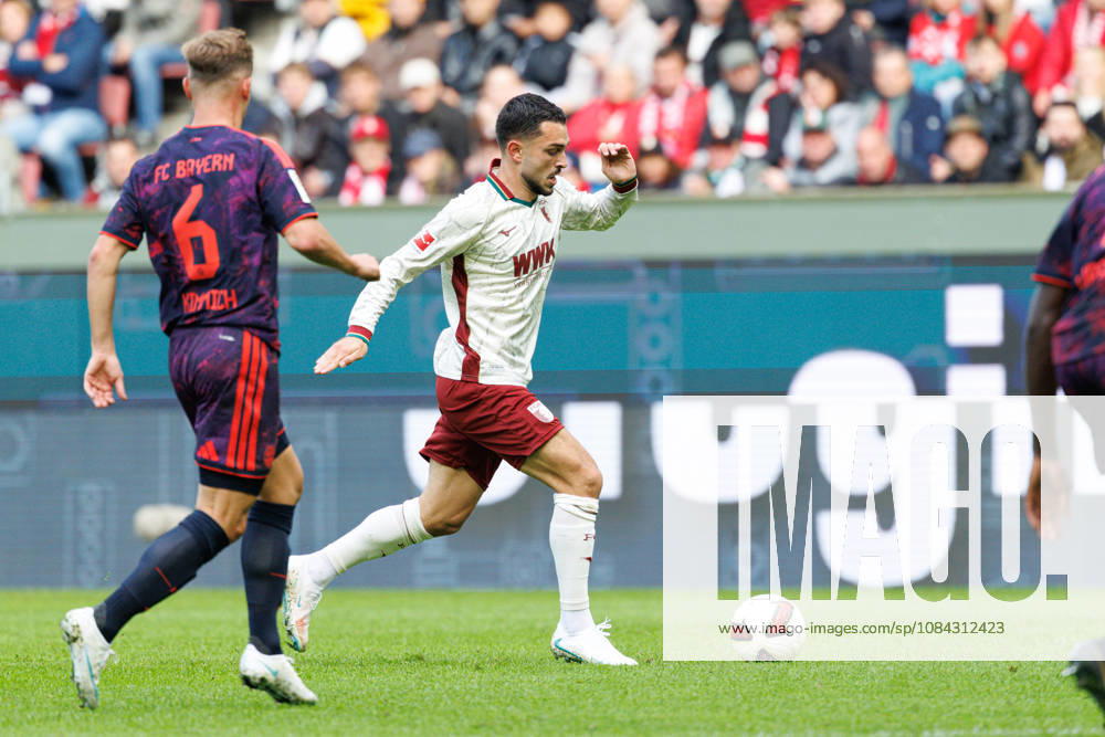 Arijon Ibrahimovic (21, FC Augsburg) beim Spiel zwischen FC Augsburg v FC Bayern München, Fussball, Herren, Bundesliga, 2026 2027, 5.Spieltag am 10.10.2026 in Augsburg, WWK ARENA. DFL and DFB regulations prohibit any use of photographs as image sequences and or quasi-video. Bayern Deutschland