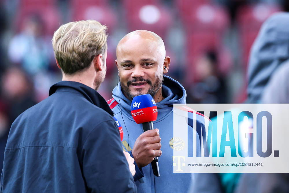 GER, Fussball, Herren, 1. Bundesliga, Saison 2026 2027, 5. Spieltag, FC Augsburg vs. FC Bayern München Vincent Kompany ( Cheftrainer FC Bayern München ), mitte im Sky Interview DFB DFL regulations prohibit any use of photographs as image sequences and or quasi-video Augsburg WWK Arena Bayern Deutschland