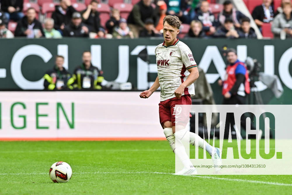 AUGSBURG, GERMANY; 10. OCTOBER: Robin FELLHAUER (FC Augsburg 19) scores the goal to makes 1-0 Tor Torschuetze Freude Happy during the Bundesliga Match between FC Augsburg vs. FC Bayern Munich at Matchday 5 at WWK-Arena DFL REGULATIONS PROHIBIT ANY USE OF PHOTOGRAPHS AS IMAGE SEQUENCES AND OR QUASI-VIDEO