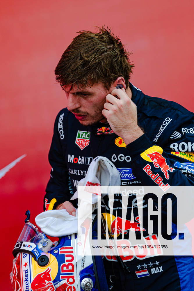 2026 Formula 1 Singapore Grand Prix - Sprint - Pilots MAX VERSTAPPEN (NED) of Oracle Red Bull Racing Sprint Race on SATURDAY during the 2026 FORMULA 1 SINGAPORE AIRLINES SINGAPORE GRAND PRIX 2026 at MARINA BAY STREET CIRCUIT SINGAPORE on October 10, 2026. Photo by Tan Jun Da ABACAPRESS.COM Singapore Singapore