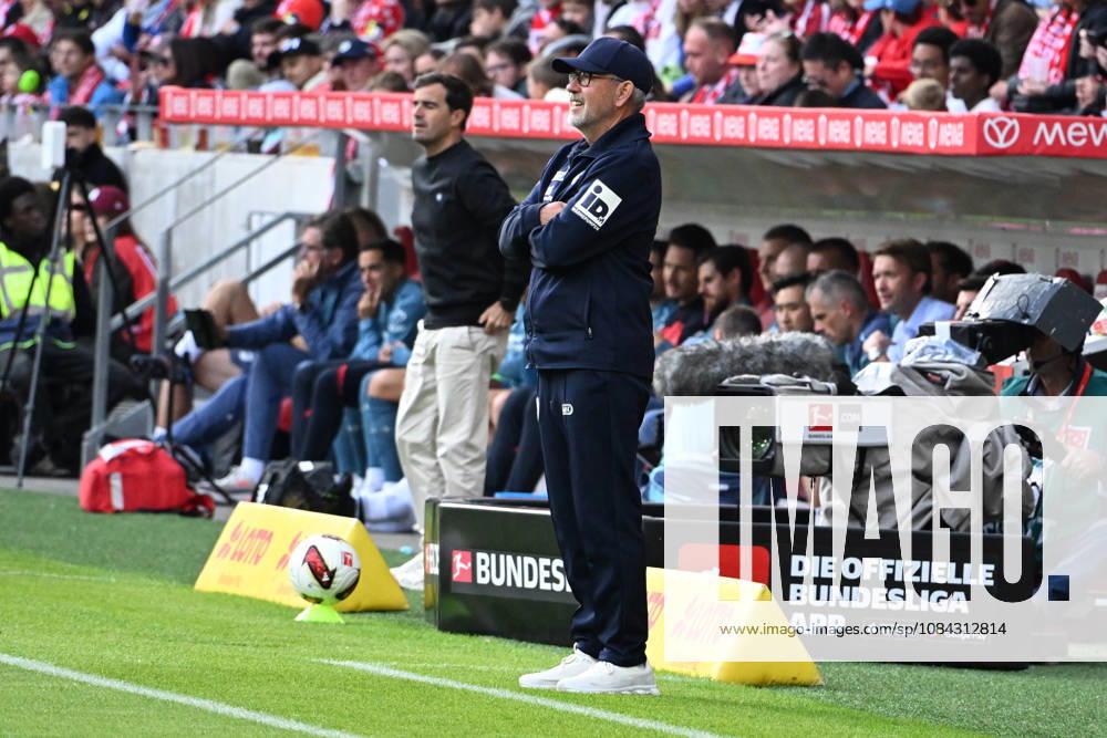 Fussball 1.Bundesliga, FSV Mainz 05 - Bayer 04 Leverkusen v.l. Trainer Urs Fischer (FSV Mainz 05) Mainz