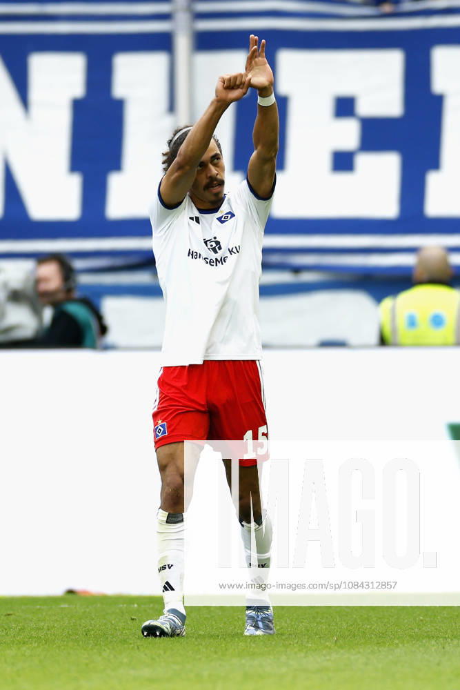 Torschuetze, Scorer Yussuf Poulsen (HSV) Jubel nach seinem Tor zum 0:1, jubelnd, bejubelt, jubelt, jubeln, Cheers after the goal, cheering, celebrated, cheers, cheering, emotionsim Bundesliga-Spiel zwischen der TSG 1899 Hoffenheim und dem Hamburger SV in der PreZero Arena, Sinsheim, Deutschland, am 10. Oktober 2026. in action during the Bundesliga match between TSG 1899 Hoffenheim and Hamburger SV at the PreZero Arena, Sinsheim, Germany, on October 10, 2026. DFB DFL REGULATIONS PROHIBIT ANY USE OF PHOTOGRAPHS AS IMAGE SEQUENCES AND OR QUASI-VIDEO,