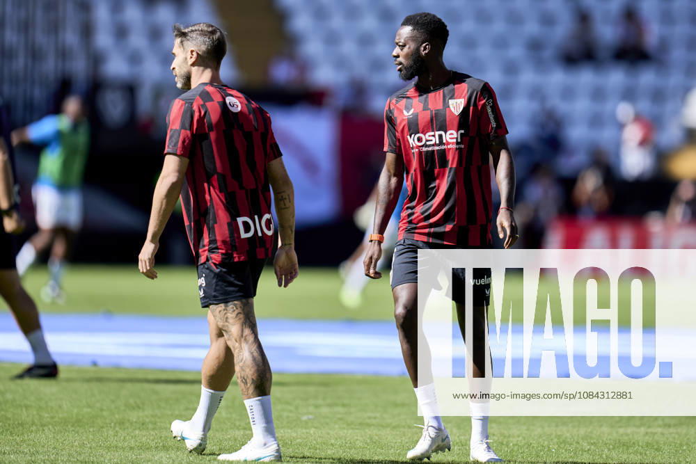 Inaki Williams of Athletic Club warms up during the Spanish League, LaLiga EA Sports, football match played between Rayo Vallecano and Athletic Club at Vallecas stadium on October 10, 2026, in Madrid, Spain. Rayo Vallecano V Athletic Club - LaLiga EA Sports - ZUMAa181 20261010_zaa_a181_024