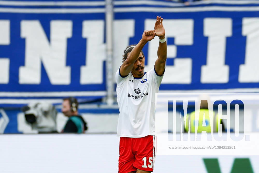 Torschuetze, Scorer Yussuf Poulsen (HSV) Jubel nach seinem Tor zum 0:1, jubelnd, bejubelt, jubelt, jubeln, Cheers after the goal, cheering, celebrated, cheers, cheering, emotionsim Bundesliga-Spiel zwischen der TSG 1899 Hoffenheim und dem Hamburger SV in der PreZero Arena, Sinsheim, Deutschland, am 10. Oktober 2026. in action during the Bundesliga match between TSG 1899 Hoffenheim and Hamburger SV at the PreZero Arena, Sinsheim, Germany, on October 10, 2026. DFB DFL REGULATIONS PROHIBIT ANY USE OF PHOTOGRAPHS AS IMAGE SEQUENCES AND OR QUASI-VIDEO,