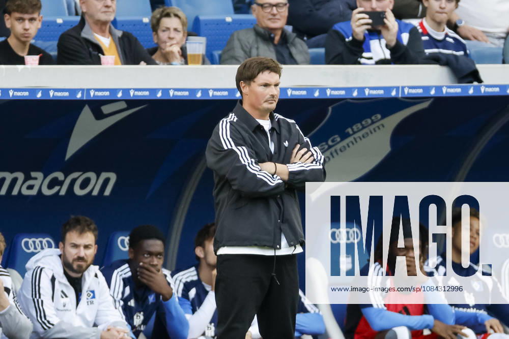 Merlin Polzin (Hamburger SV, Trainer), Mimik, Gesichtsausdruck, Emotion , Deutschland, Fussball, 1. Bundesliga, 5.Spieltag, 2026 2027, TSG Hoffenheim vs. Hamburger SV, 10.10.2026, Sinsheim SNP Arena Deutschland