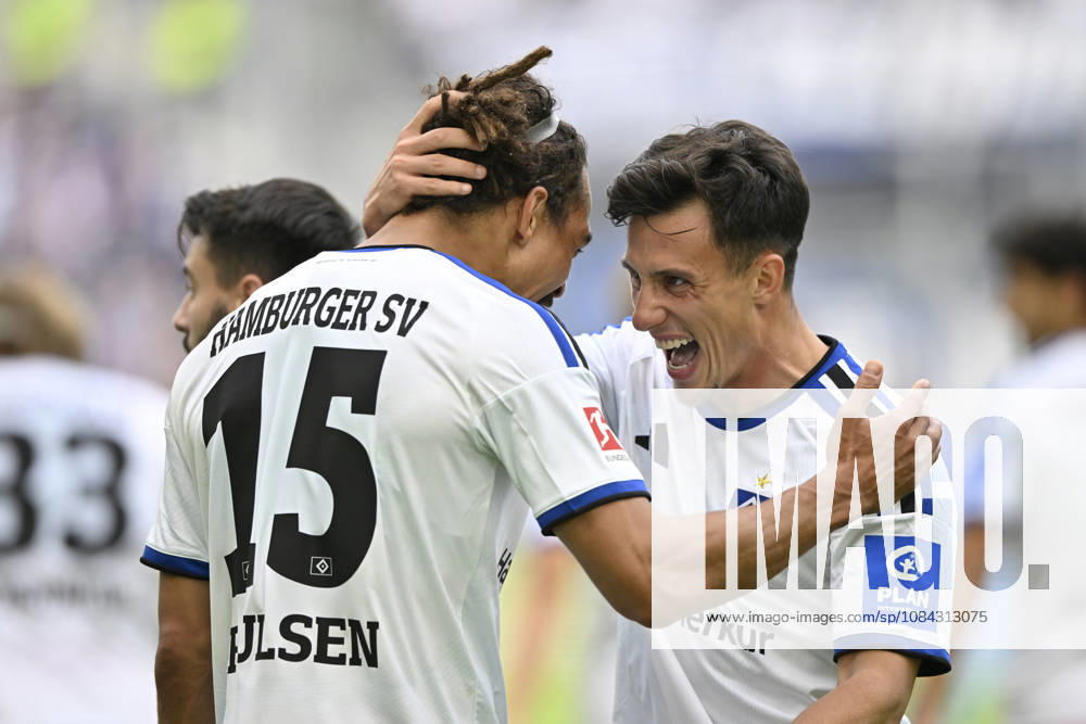 TOR zum 0:1 Yussuf Poulsen Hamburger SV HSV (15) Torjubel Nicolas Capaldo Hamburger SV HSV (24) TSG 1899 Hoffenheim vs Hamburger SV HSV 10.10.2026 DFL REGULATIONS PROHIBIT ANY USE OF PHOTOGRAPHS AS IMAGE SEQUENCES AND OR QUASI-VIDEO TSG 1899 Hoffenheim vs Hamburger SV HSV