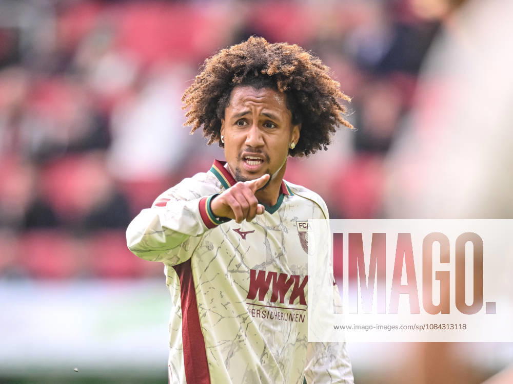 Han-Noah Massengo (FC Augsburg) gestikuliert, gestik waehrend des spiels der 1. Bundesliga zwischen FC Augsburg und FC Bayern Muenchen, WWK Arena am 10. October 2026 in Augsburg, Deutschland. (Foto von Harry Langer DeFodi Images) +++ Han-Noah Massengo (FC Augsburg) gestures during the Bundesliga match between FC Augsburg and FC Bayern Muenchen at WWK Arena on October 10, 2026 in Augsburg, Germany. (Photo by Harry Langer DeFodi Images) DFB DFL REGULATIONS PROHIBIT ANY USE OF PHOTOGRAPHS AS IMAGE SEQUENCES AND OR QUASI-VIDEO. (Photo by Harry Langer DeFodi Images) DFB DFL REGULATIONS PROHIBIT ANY USE OF PHOTOGRAPHS AS IMAGE SEQUENCES AND OR QUASI-VIDEO. -