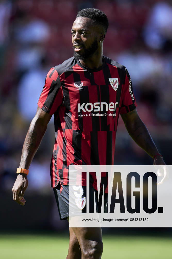 Inaki Williams of Athletic Club warms up during the Spanish League, LaLiga EA Sports, football match played between Rayo Vallecano and Athletic Club at Vallecas stadium on October 10, 2026, in Madrid, Spain. Madrid Spain - ZUMAa181 20261010_zaa_a181_003