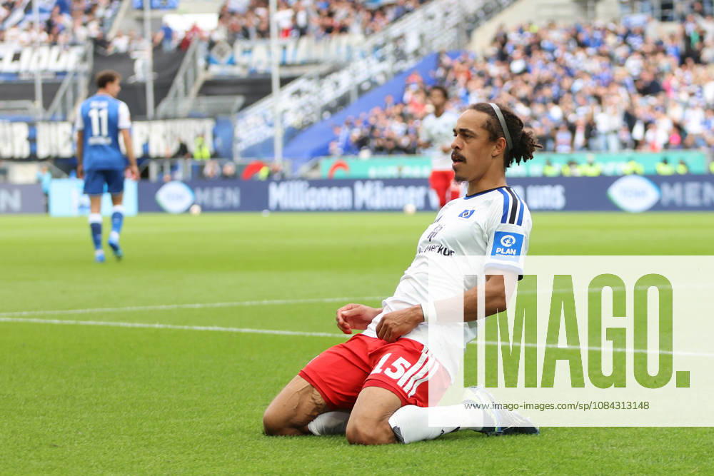 Fussball 1.Bundesliga, TSG 1899 Hoffenheim - Hamburger SV v.l. Goal scored, Tor zum 0:1 Yussuf Poulsen (Hamburger SV) Torjubel, Goal celebration, celebrate the goal, celebrates scoring Sinsheim