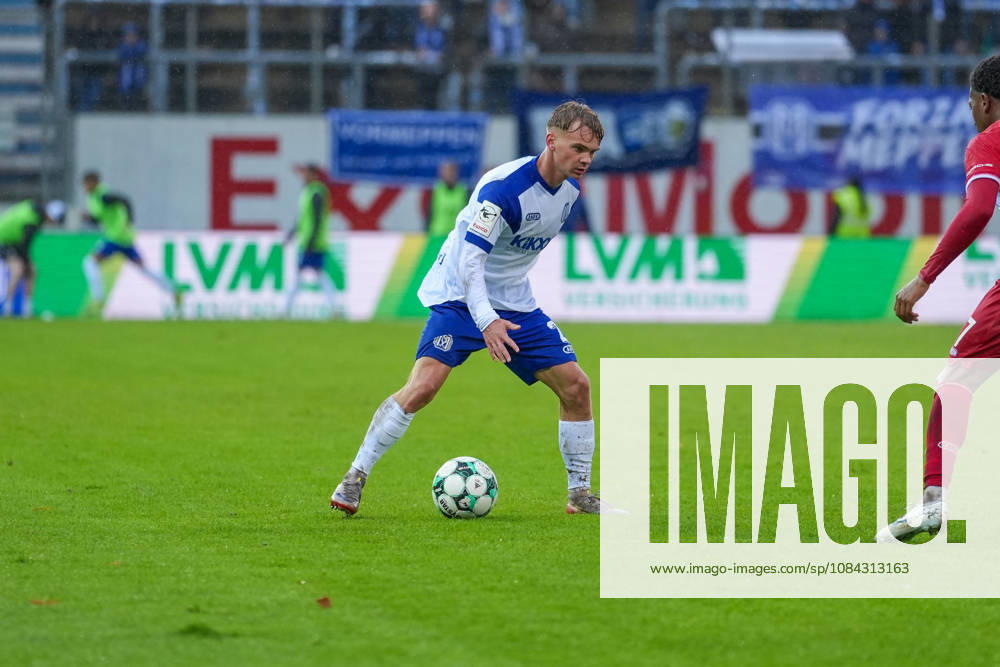 Deutschland: Fussball, 3. Liga, 8. Spieltag, Hänsch-Arena, Meppen, Emsland, Niedersachsen, SV Meppen vs. VfB Stuttgart U21, U 21 VfB Stuttgart II: Dominique Domröse (SV Meppen, 2)