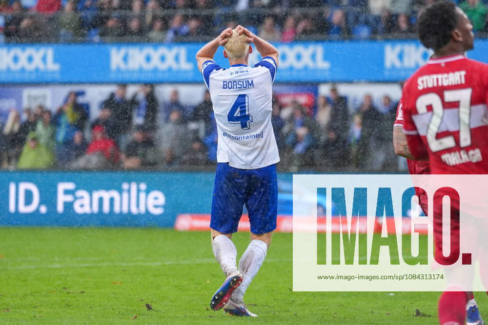 Deutschland: Fussball, 3. Liga, 8. Spieltag, Hänsch-Arena, Meppen, Emsland, Niedersachsen, SV Meppen vs. VfB Stuttgart U21, U 21 VfB Stuttgart II: Jona Borsum (SV Meppen, 4) enttäuscht.