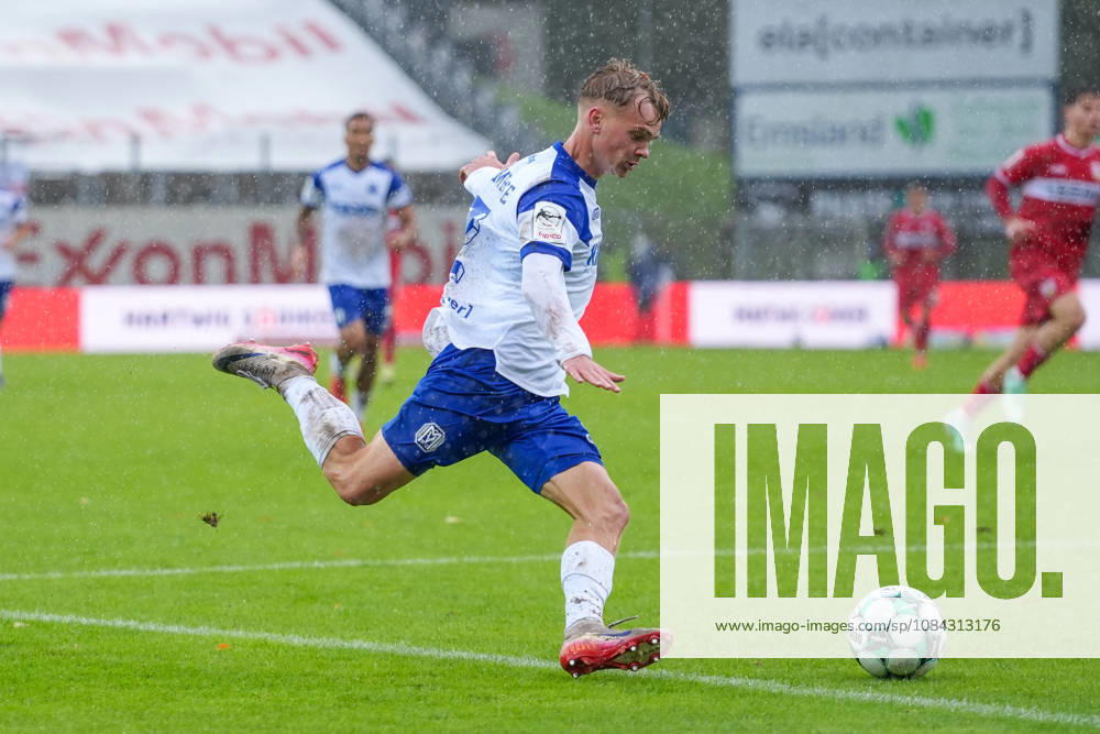Deutschland: Fussball, 3. Liga, 8. Spieltag, Hänsch-Arena, Meppen, Emsland, Niedersachsen, SV Meppen vs. VfB Stuttgart U21, U 21 VfB Stuttgart II: Dominique Domröse (SV Meppen, 2)