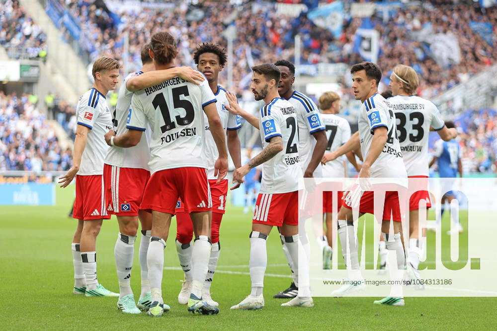 Fussball 1.Bundesliga, TSG 1899 Hoffenheim - Hamburger SV v.l. Goal scored, Tor zum 0:1 Yussuf Poulsen (Hamburger SV) Torjubel, Goal celebration, celebrate the goal, celebrates scoring Sinsheim