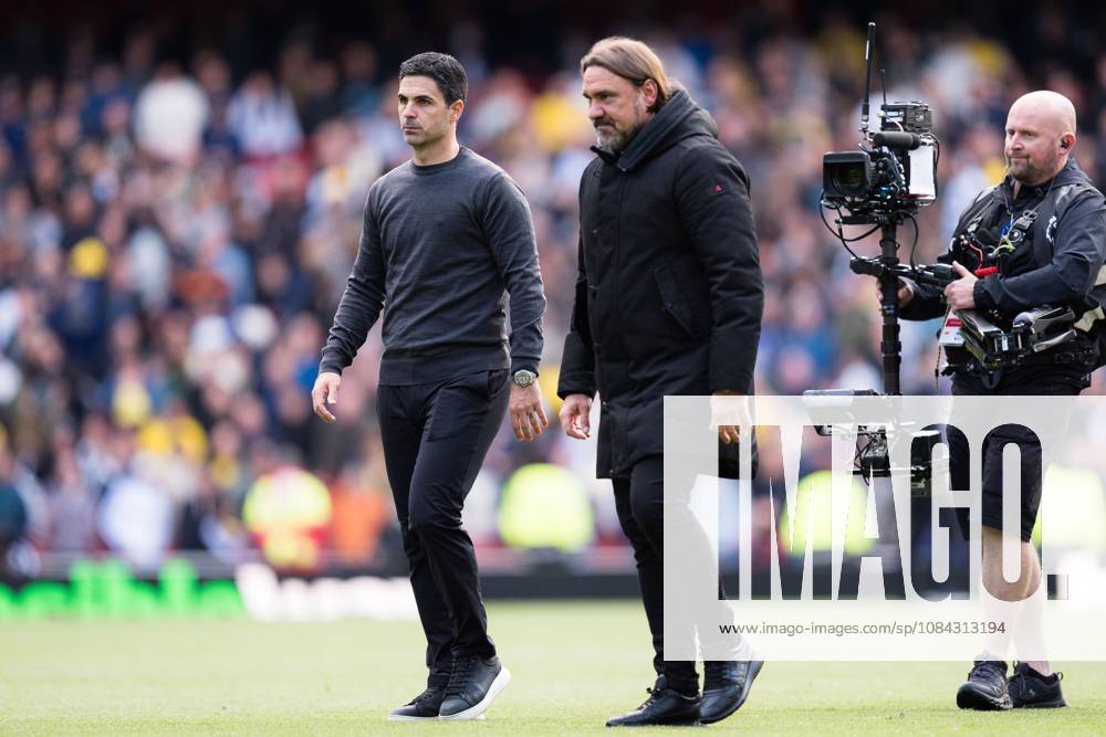Arsenal Manager Mikel Arteta and Leeds United Manager Daniel Farke walk onto the pitch at full time Arsenal v Leeds United, Premier League, Football, Emirates Stadium, London, UK - 10 Oct 2026London Emirates Stadium United Kingdom