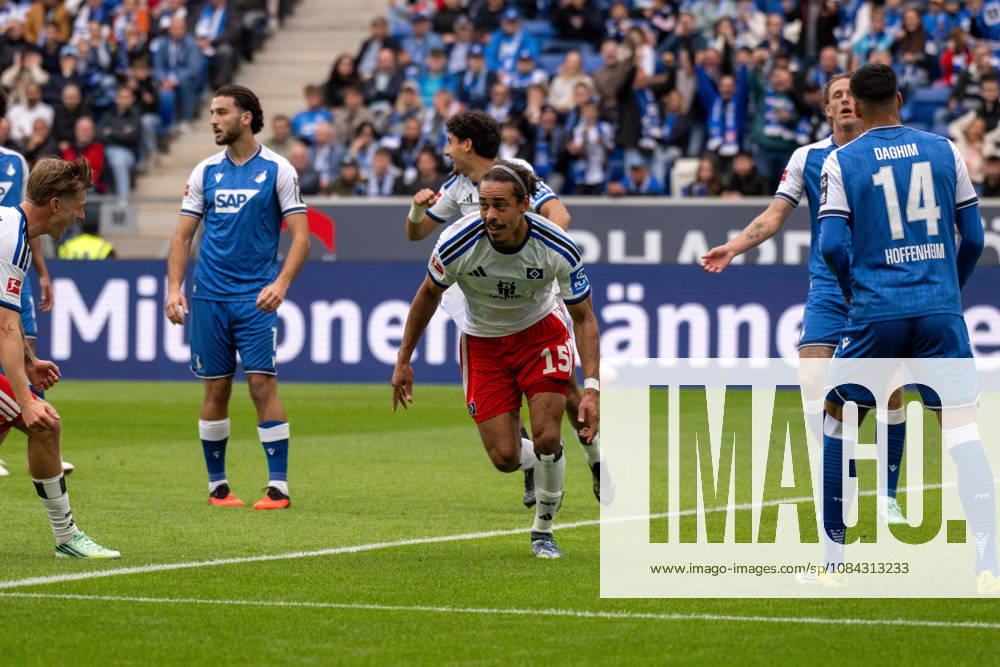 Torjubel des Torschützen Yussuf Poulsen (Hamburger SV). Deutschland, Sinsheim, 10.10.2026, Fussball, Bundesliga: TSG 1899 Hoffenheim vs Hamburger SV, Saison 2026 2027, 5. Spieltag, SNP Arena DFL DFB REGULATIONS PROHIBIT ANY USE OF PHOTOGRAPHS AS IMAGE SEQUENCES AND OR QUASI-VIDEO.