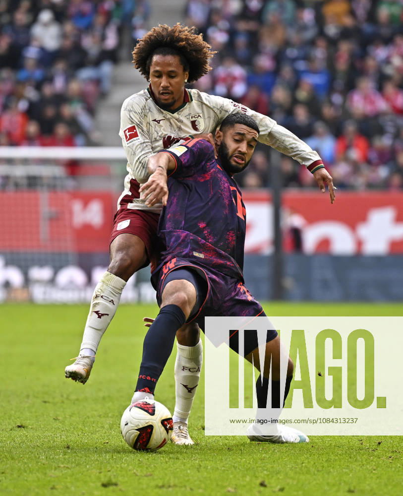 Fussball Bundesliga 2026 2027, 5.Spieltag, FC Augsburg - FC Bayern München, in der WWK-Arena Augsburg, v.l. Han-Noah Massengo (FC Augsburg) gegen Ismael Saibari (FC Bayern München)