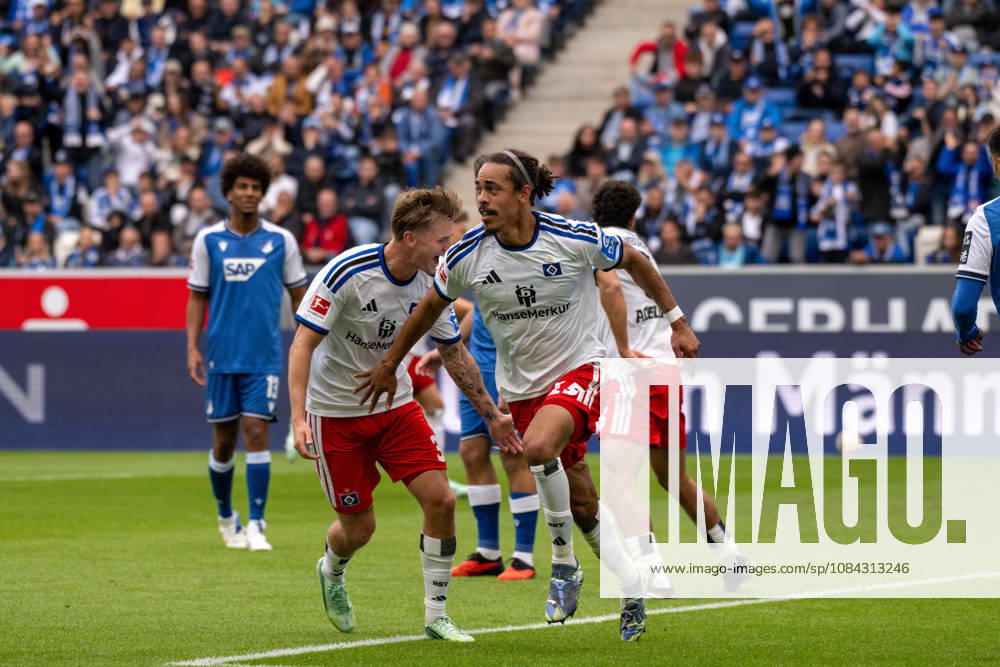 Torjubel des Torschützen Yussuf Poulsen (Hamburger SV). Deutschland, Sinsheim, 10.10.2026, Fussball, Bundesliga: TSG 1899 Hoffenheim vs Hamburger SV, Saison 2026 2027, 5. Spieltag, SNP Arena DFL DFB REGULATIONS PROHIBIT ANY USE OF PHOTOGRAPHS AS IMAGE SEQUENCES AND OR QUASI-VIDEO.