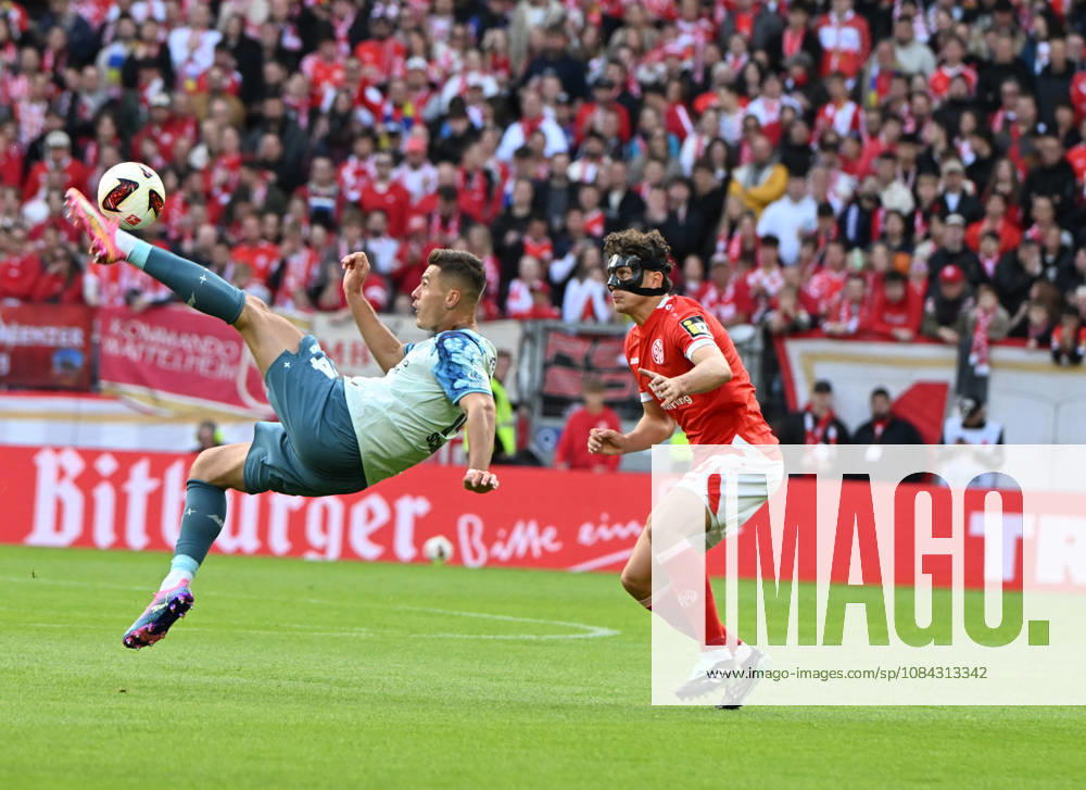 Fussball-Bundesliga - Saison 2026 2027 Mewa-Arena Mainz - 10.10.2026 1. FSV Mainz 05 (mz) - Bayer Leverkusen (lev) Patrik SCHICK (Bayer Leverkusen), li - Fabio GRUBER (mz) DFL REGULATIONS PROHIBIT ANY USE OF PHOTOGRAPHS AS IMAGE SEQUENCES AND OR QUASI VIDEO NATIONAL AND INTERNATIONAL NEWS AGENCIES OUT Fussball-Bundesliga - 1. FSV Mainz 05