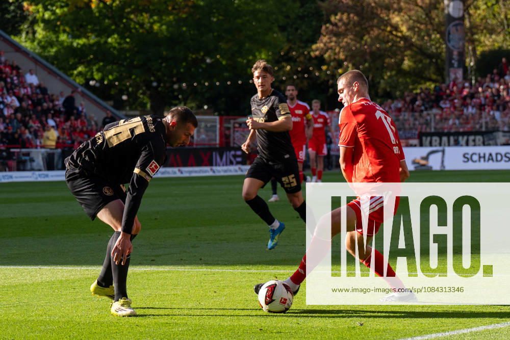 Deutschland: Fussball 1. Bundesliga, 5. Spieltag 2026 2027, 1.FC Union Berlin - SV Elversberg am 10.10.2026 in Berlin (Stadion An der Alten Försterei): Zweikampf Luca Sirch (SV Elversberg, 26) und Tom Rothe (1. FC Union Berlin, 15)