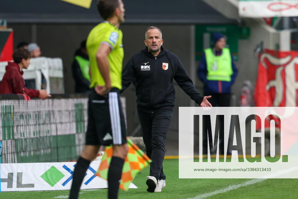 Manuel Baum (FC Augsburg, Chef-Trainer), GER, FC Augsburg vs. FC Bayern Muenchen, Fussball, Bundesliga, 5. Spieltag, Saison 2026 2027, 10.10.2026, , GER, FC Augsburg vs. FC Bayern Muenchen, Fussball, Bundesliga, 5. Spieltag, Saison 2026 2027, 10.10.2026 Augsburg