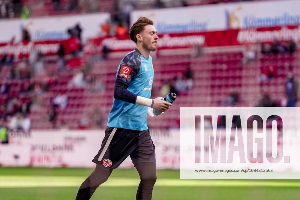Deutschland: Fussball Saison 2026 2027 , 1. Bundesliga , 5. Spieltag , 1. FSV Mainz 05 vs. Bayer 04 Leverkusen - MEWA-Arena (Mainz) : Maximilian Kinzig (1. FSV Mainz 05, 40) Mainz MEWA-Arena Deutschland Germany