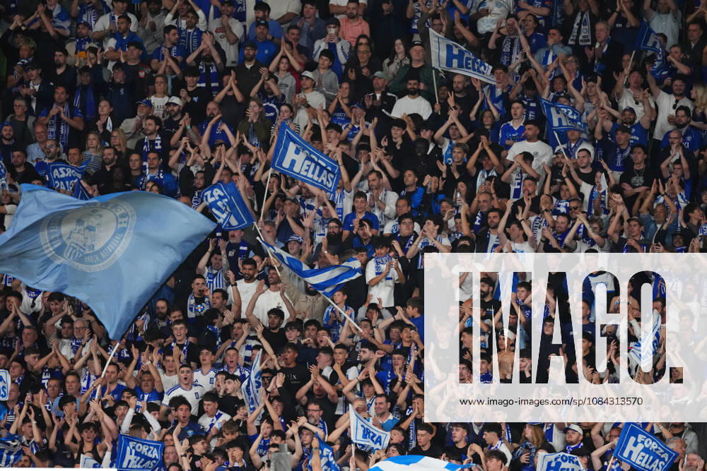 AUSTRALIA CUP SOUTH MELBOURNE VICTORY, South Melbourne FC supporters in the crowd during the Australia Cup final match between South Melbourne FC and Melbourne Victory FC at AAMI Park in Melbourne, Saturday, October 10, 2026. ( NO ARCHIVING, MELBOURNE VICTORIA Australia