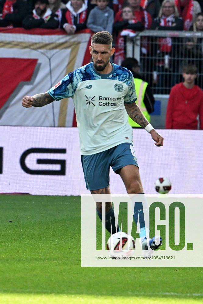 Fussball 1.Bundesliga, FSV Mainz 05 - Bayer 04 Leverkusen v.l. Robert Andrich (Bayer 04 Leverkusen) Freisteller Mainz