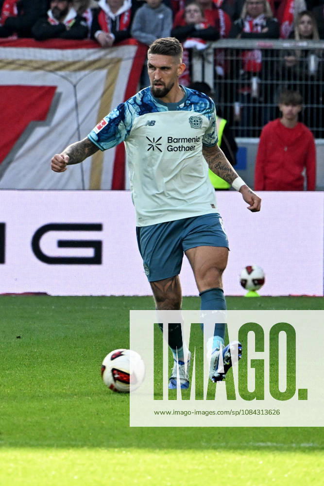 Fussball 1.Bundesliga, FSV Mainz 05 - Bayer 04 Leverkusen v.l. Robert Andrich (Bayer 04 Leverkusen) Freisteller Mainz