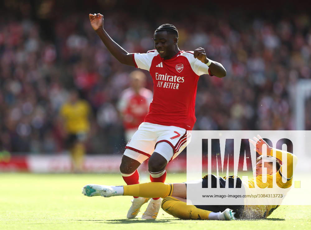 Arsenal v Leeds United 10 October 2026, London - Premier League Football - Arsenal v Leeds United - Tarik Muharemovic of Leeds United fouls Bukayo Saka of Arsenal - Photo: Charlotte Wilson Offside. London UK