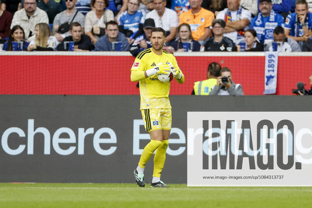 Daniel Heuer Fernandes (Hamburger SV, 01) am Ball , Deutschland, Fussball, 1. Bundesliga, 5.Spieltag, 2026 2027, TSG Hoffenheim vs. Hamburger SV, 10.10.2026, Sinsheim SNP Arena Deutschland