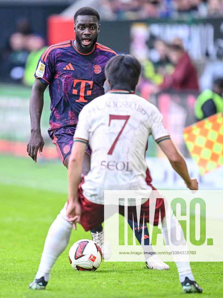 Dayot Upamecano (FC Bayern Muenchen) und Youngwoo Seol (FC Augsburg) im Zweikampf waehrend des spiels der 1. Bundesliga zwischen FC Augsburg und FC Bayern Muenchen, WWK Arena am 10. October 2026 in Augsburg, Deutschland. (Foto von Harry Langer DeFodi Images) +++ Dayot Upamecano (FC Bayern Muenchen) und Youngwoo Seol (FC Augsburg) battle for the ball during the Bundesliga match between FC Augsburg and FC Bayern Muenchen at WWK Arena on October 10, 2026 in Augsburg, Germany. (Photo by Harry Langer DeFodi Images) DFB DFL REGULATIONS PROHIBIT ANY USE OF PHOTOGRAPHS AS IMAGE SEQUENCES AND OR QUASI-VIDEO. (Photo by Harry Langer DeFodi Images) DFB DFL REGULATIONS PROHIBIT ANY USE OF PHOTOGRAPHS AS IMAGE SEQUENCES AND OR QUASI-VIDEO. -