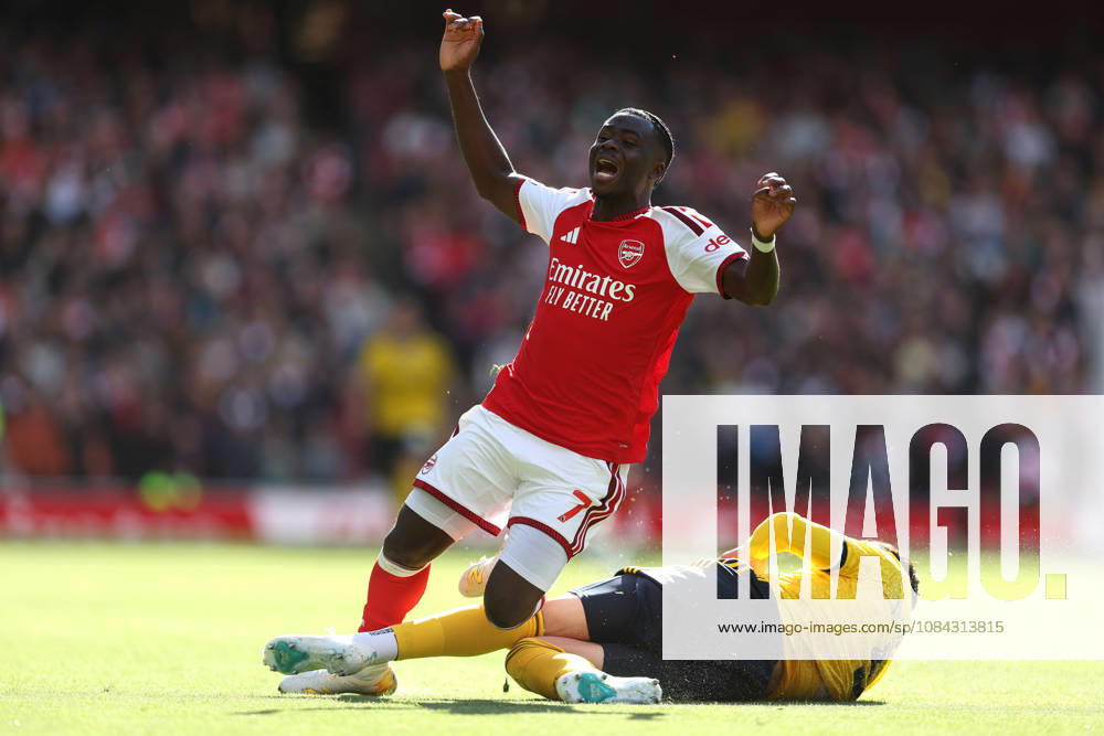 Arsenal v Leeds United 10 October 2026, London - Premier League Football - Arsenal v Leeds United - Tarik Muharemovic of Leeds United fouls Bukayo Saka of Arsenal - Photo: Charlotte Wilson Offside. London UK