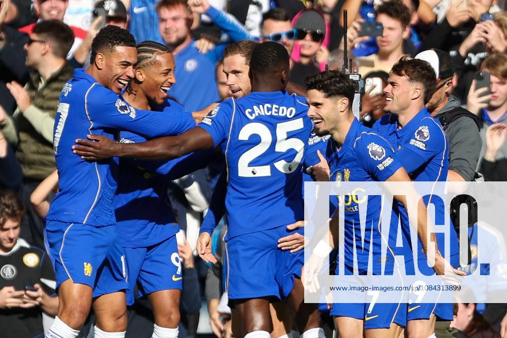 Jordan Henderson of Chelsea celebrates scoring his team s first goal of the match with teammates Chelsea v AFC Bournemouth, Premier League, Football, Stamford Bridge, London, UK, 10 10 2026, England - 10 Oct 2026London Stamford Bridge England United Kingdom