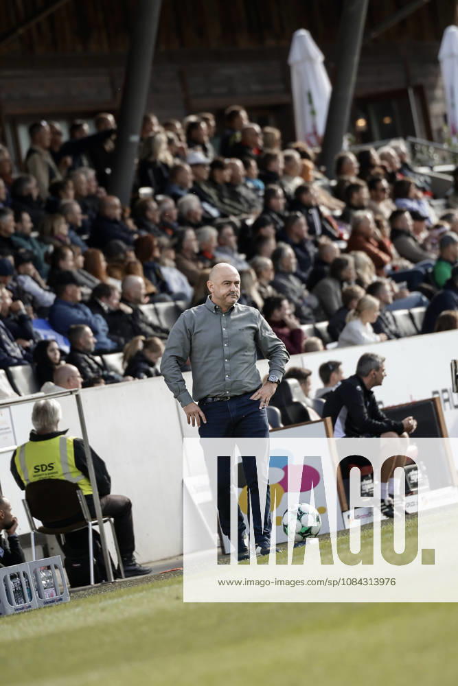 Fussball 3.Liga, SG Sonnenhof Grossaspach - SV Waldhof Mannheim v.l. Rui Mota (SV Waldhof Mannheim, Trainer)